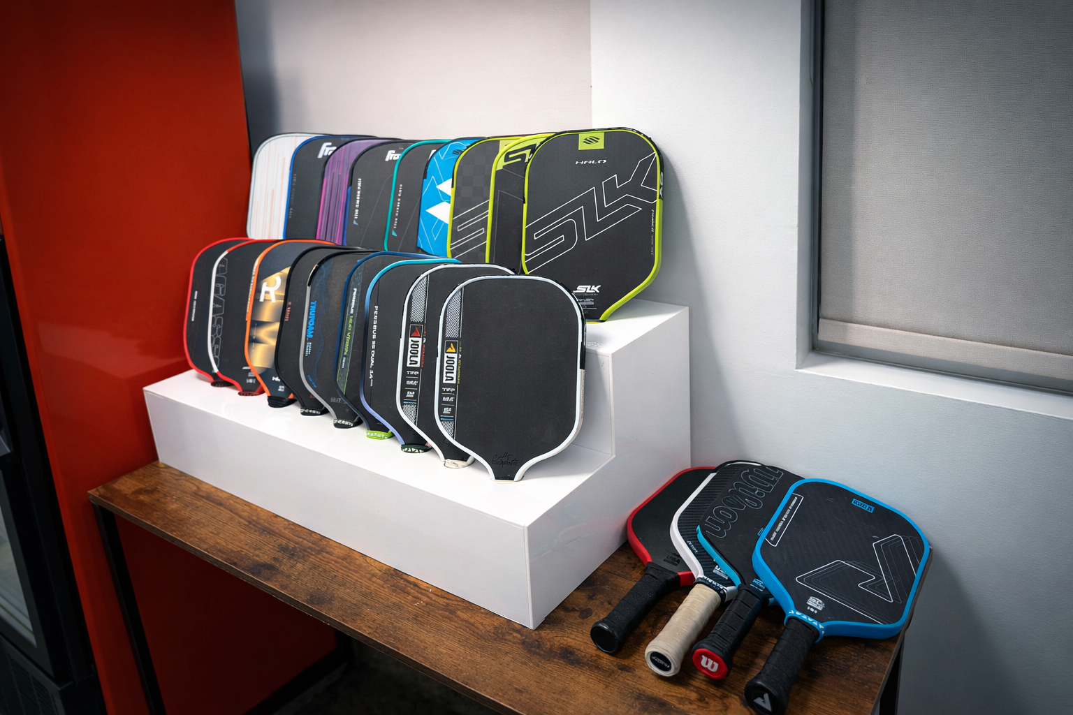 Presentoir_Pickleball_Plastiver Inc